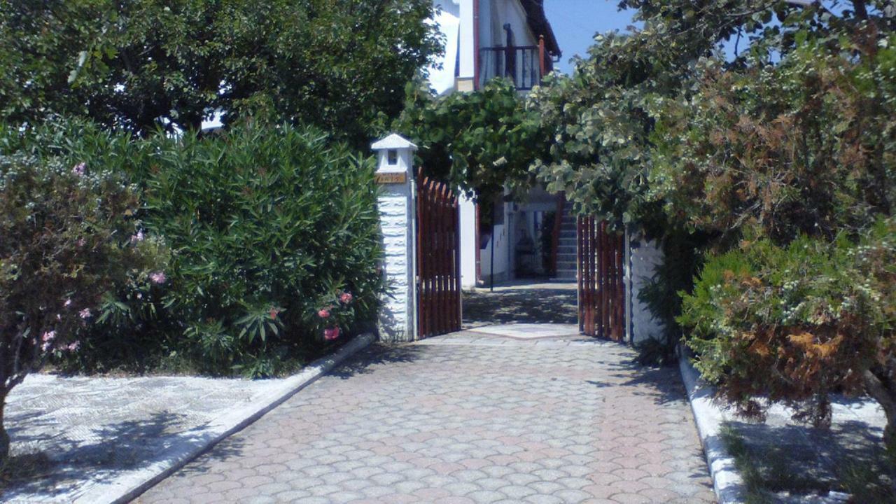 Villa Iris Vrasná Exterior foto